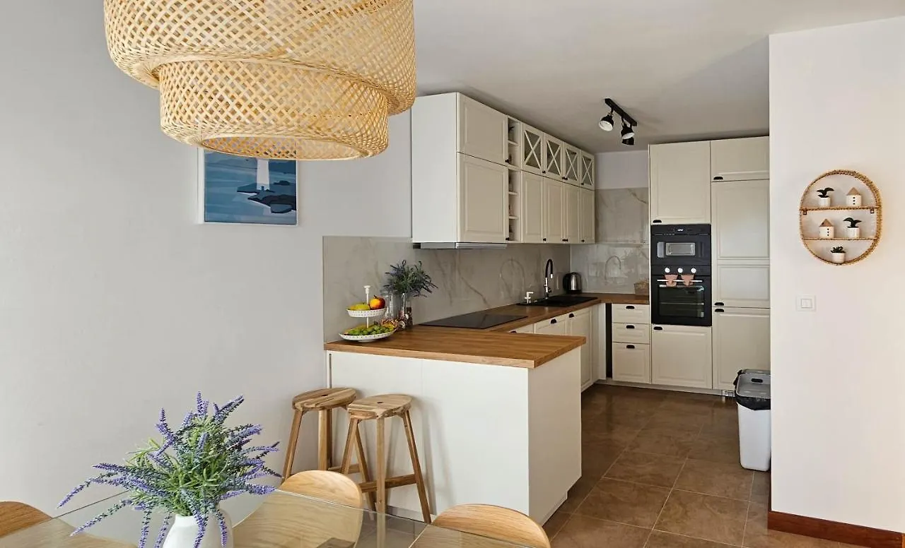 Apartment Bluemare B3 With Shared Pool Liznjan 0*,