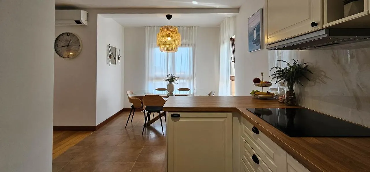Apartment Bluemare B3 With Shared Pool Liznjan Croatia