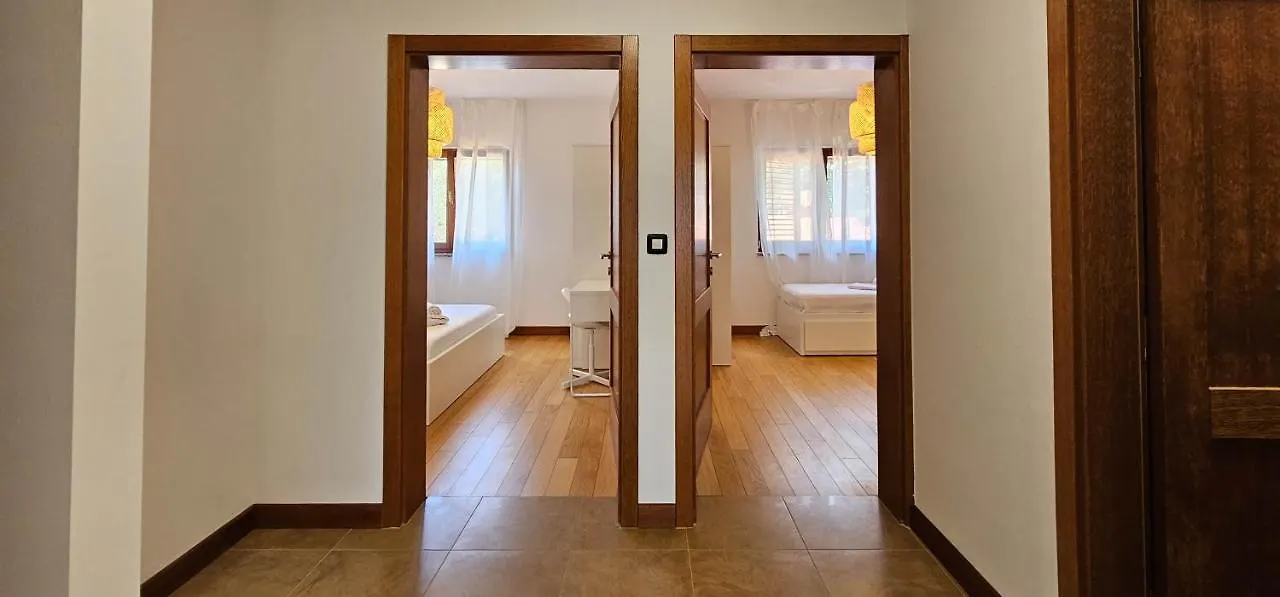 Apartment Bluemare B3 With Shared Pool Liznjan